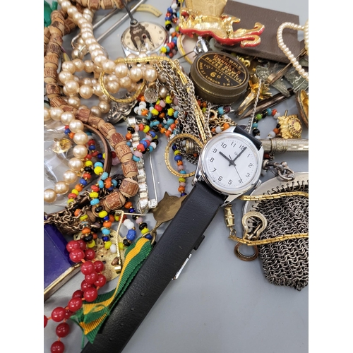 262 - Collection of Costume Jewellery Includes Beaded Necklace & Gold Plated Items&nbsp;