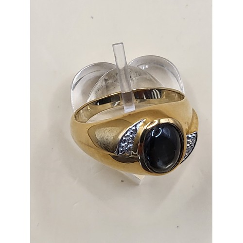 10 - 9ct Gold Gent's Moonstone & Diamond Ring Size T Weighs 6.4g Good Condition&nbsp;