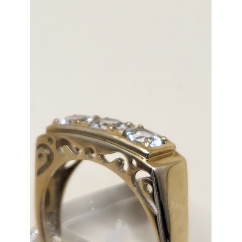 14 - 9ct Gold Gent's Three Stone Ring Possible White Sapphire or Moissanite As Test High on Diamond Teste... 