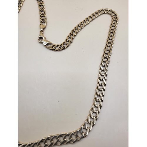 15 - 9ct Gold Curb Chain Measures 47cm Unclasped & Half Cm Wide Weighs 17.1g Good Condition