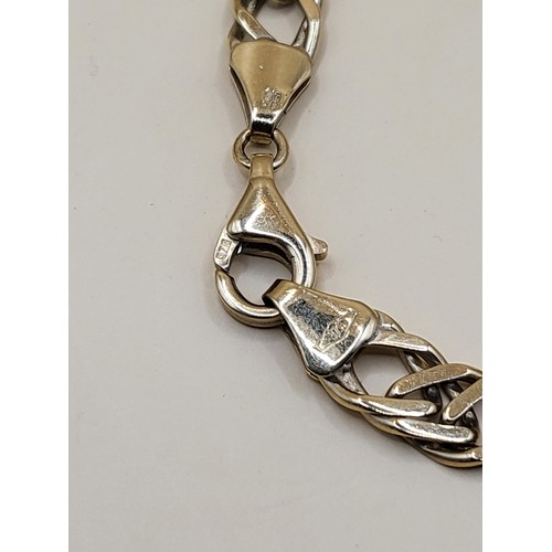 15 - 9ct Gold Curb Chain Measures 47cm Unclasped & Half Cm Wide Weighs 17.1g Good Condition