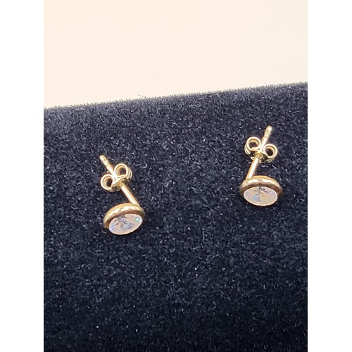 31 - Pair of 18ct Gold & CZ Fully Hallmarked Earrings Weighs 1g