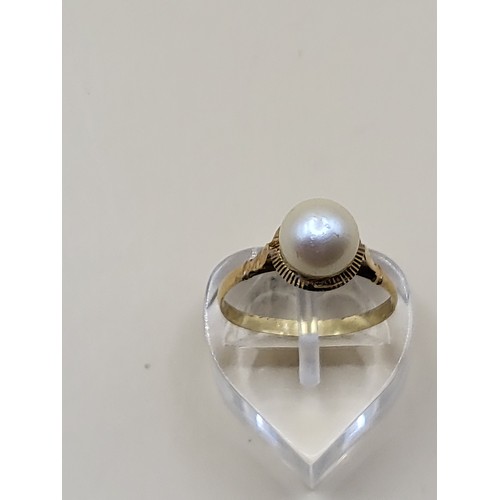 32 - 18ct Gold European Hallmarked Pearl Ring Size N Weighs 1.4g Hallmarked On Outer Band&nbsp;