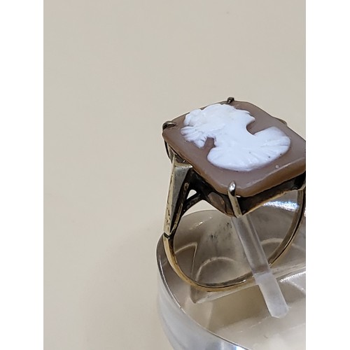 36 - Yellow Metal Cameo Ring Size H Nice Condition&nbsp;