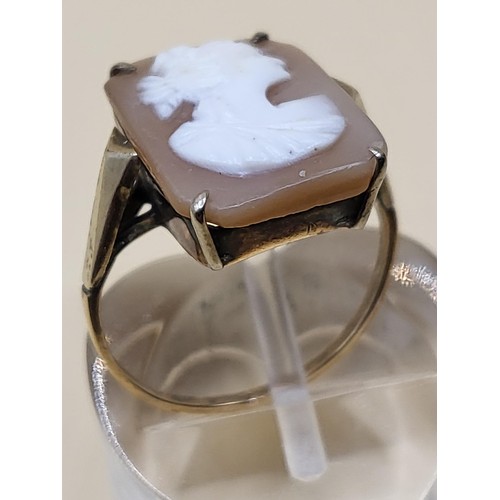 36 - Yellow Metal Cameo Ring Size H Nice Condition&nbsp;