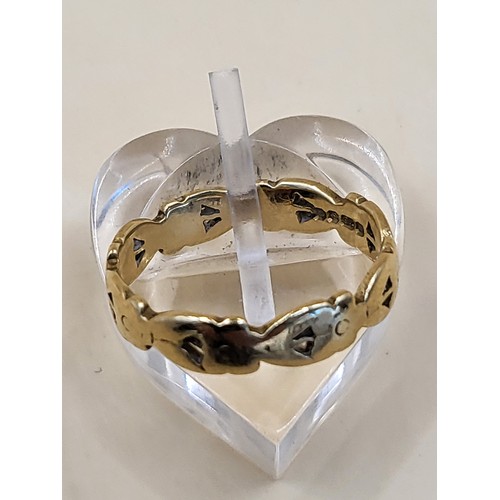 43 - 18ct Gold Ladies Band Ring Weighs 3.1g Fully Hallmarked Size N