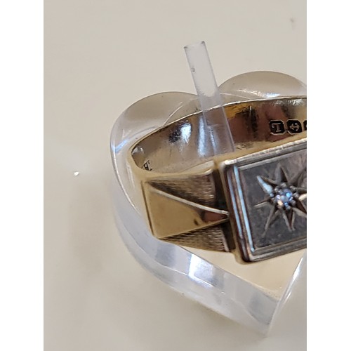 46 - 9ct Gold & Single Stone Gent's Diamond Ring Weighs 4.5g Size V Good Condition Fully Hallmarked