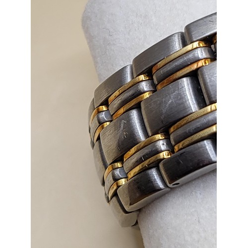 23 - Omega Seamaster 120m 18ct Bezel Quartz Gent's Watch in Good Condition & Perfect Working Order Un... 