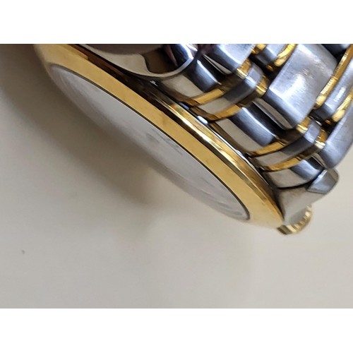 23 - Omega Seamaster 120m 18ct Bezel Quartz Gent's Watch in Good Condition & Perfect Working Order Un... 