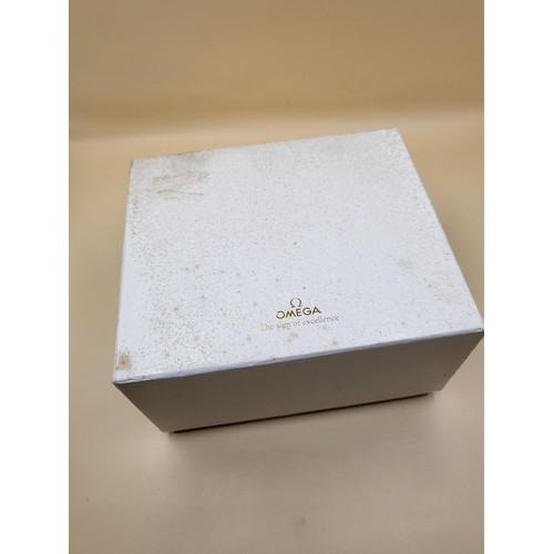 23 - Omega Seamaster 120m 18ct Bezel Quartz Gent's Watch in Good Condition & Perfect Working Order Un... 