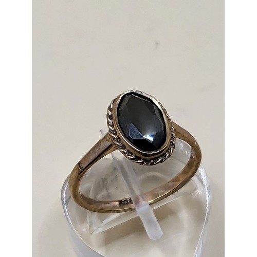 55 - 9ct Gold & Hematite Ring Size N Weighs 2.6g Hallmarked 9ct&nbsp;