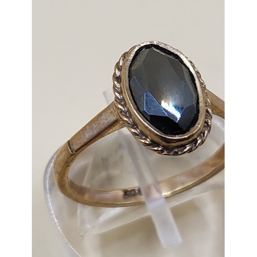 55 - 9ct Gold & Hematite Ring Size N Weighs 2.6g Hallmarked 9ct&nbsp;