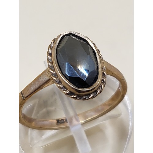 55 - 9ct Gold & Hematite Ring Size N Weighs 2.6g Hallmarked 9ct&nbsp;