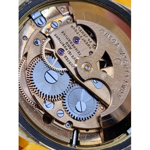 25 - 1969 Omega Constellation 18ct Gold Watch With 18ct Gold Bracelet & Case Item Weighs an Impressiv... 