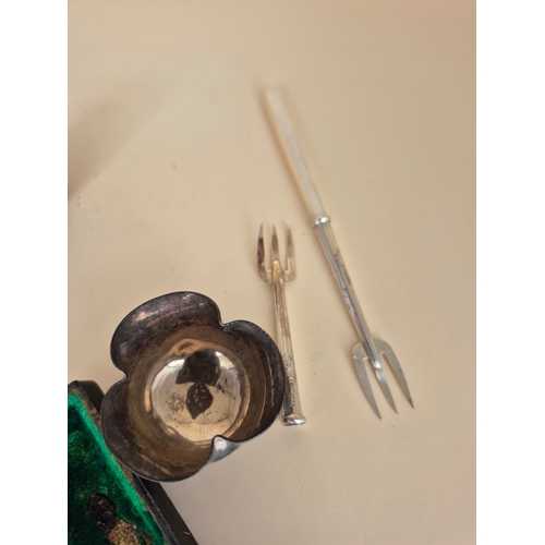 123 - Small Collection of Silverware&nbsp;