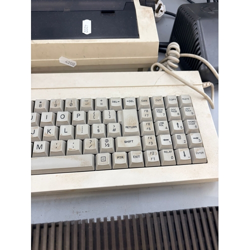 195 - Amstrad 256k Personal Word Processor & Printer Along with Commodore Plus/4 Games Console, Joysti... 