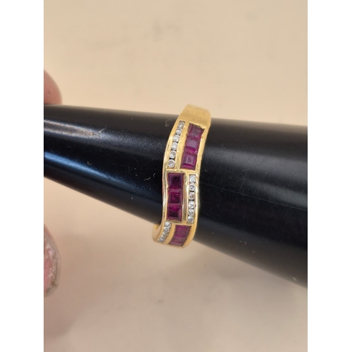 172 - 18ct Gold Diamond & Ruby Weighs 3.6g Size N
