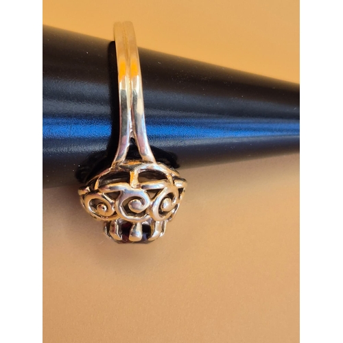 211 - 14ct Gold & Garnet Ring Size L Weighs 2.4g Stamped 14K&nbsp;