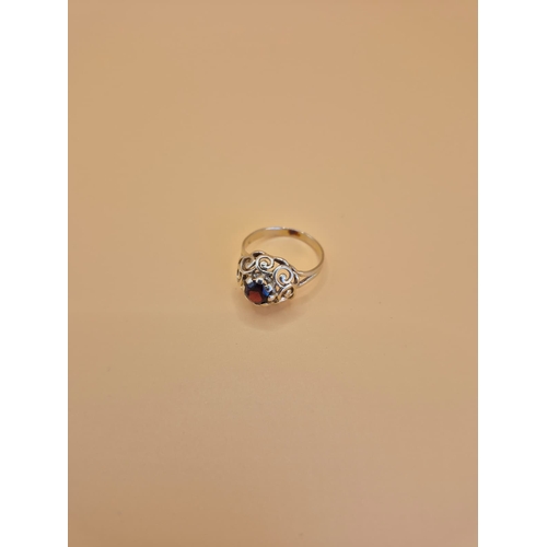 211 - 14ct Gold & Garnet Ring Size L Weighs 2.4g Stamped 14K&nbsp;