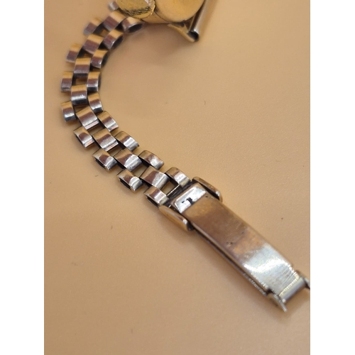 199 - 9ct Gold Vintage Ladies' Accurist Watch Winding And Working at Time of Writing This Description Some... 