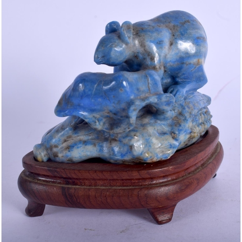 1158 - AN EARLY 20TH CENTURY CHINESE CARVED LAPIS LAZULI GROUP Late Qing, modelled as a rat upon corn. Lapi... 