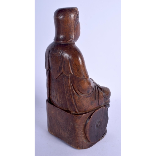 1181 - A 17TH/18TH CENTURY CHINESE CARVED WOOD FIGURE OF AN IMMORTAL Ming/Qing, modelled holding a prayer b... 