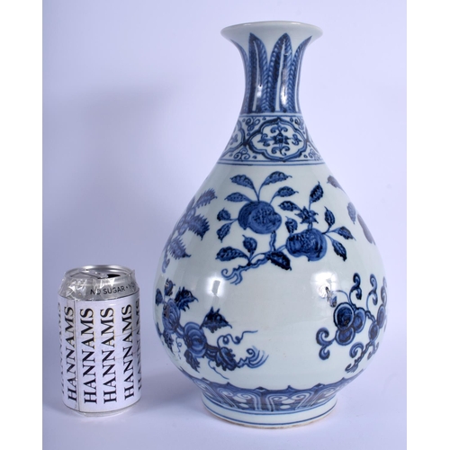 1223 - A CHINESE BLUE AND WHITE YUHUCHUMPING VASE 20th Century, painted with fruits and flowers. 32 cm high... 