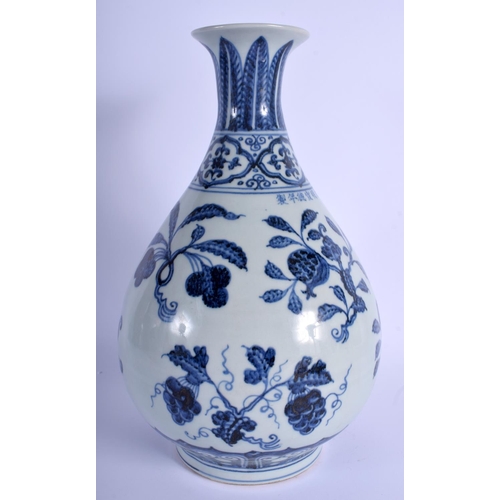 1223 - A CHINESE BLUE AND WHITE YUHUCHUMPING VASE 20th Century, painted with fruits and flowers. 32 cm high... 