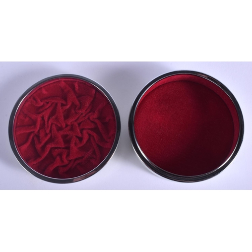 1226 - A JAPANESE TAISHO PERIOD CLOISONNE ENAMEL BOX AND COVER Ando Company, decorated with flowers. 8 cm d... 