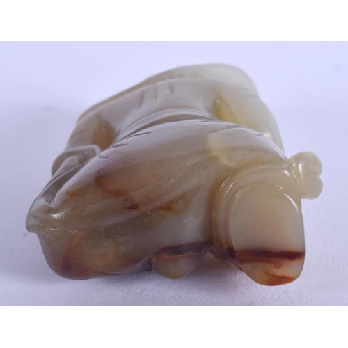 1258 - AN EARLY 20TH CENTURY CHINESE CARVED MUTTON JADE FIGURE OF A MALE Late Qing/Republic. 3.5 cm x 5.5 c... 