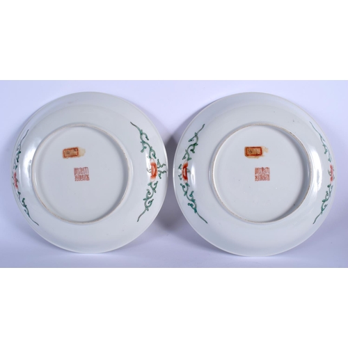 1294 - A LARGE PAIR OF EARLY 20TH CENTURY CHINESE FAMILLE VERTE SAUCER DISHES Guangxu, bearing Kangxi marks... 