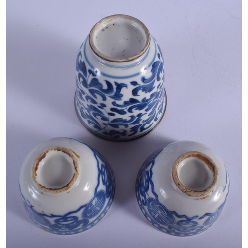 1300 - A 17TH/18TH CENTURY CHINESE BLUE AND WHITE BEAKER Kangxi/Yongzheng, together with two teabowls. Larg... 