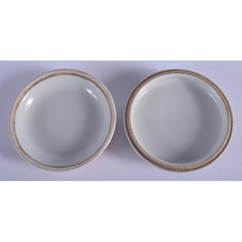 1309 - AN EARLY 20TH CENTURY CHINESE PORCELAIN BOX AND COVER Late Qing, painted with dragons. 6.5 cm diamet... 