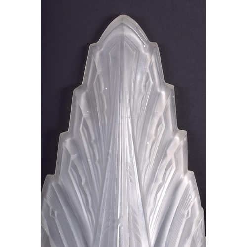 20 - A STYLISH SET OF THREE ART DECO GLASS WALL PLAQUE by Verrerie Des Hanots,  of highly stylised form. ... 