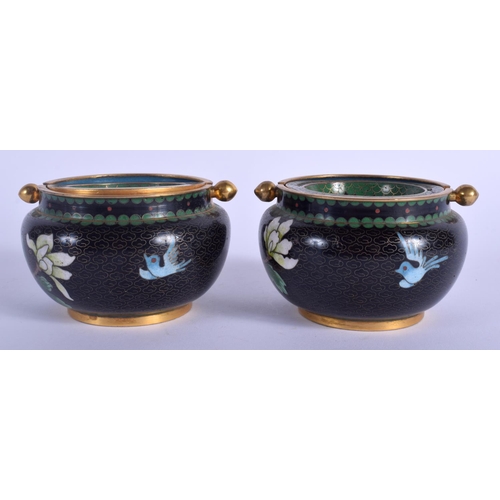 1047 - A PAIR OF 1950S CHINESE CLOISONNÉ ENAMEL ASHTRAYS decorated with birds. 8.5 cm wide.