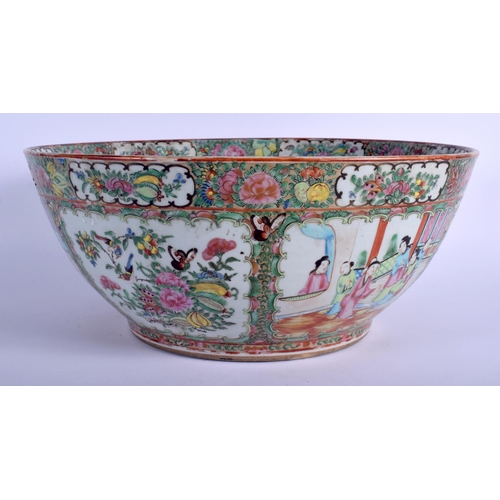 1060 - A VERY LARGE 19TH CENTURY CHINESE CANTON FAMILLE ROSE PUNCH BOWL Qing. 36 cm x 17 cm.