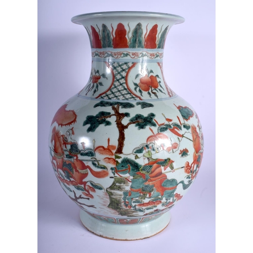 1088 - A LARGE CHINESE FAMILLE VERTE PORCELAIN VASE 20th Century, bearing Wanli marks to rim, painted with ... 