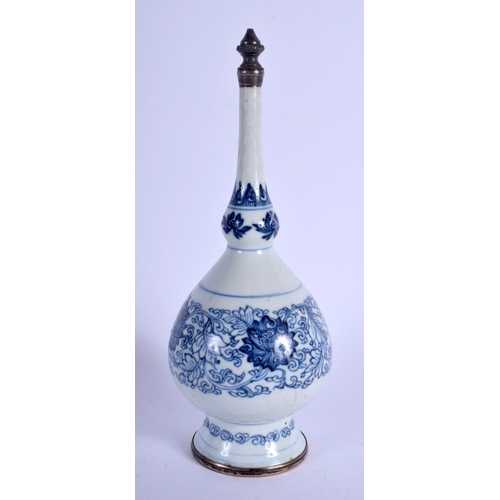 1096 - A GOOD 17TH CENTURY CHINESE BLUE AND WHITE ROSE WATER SPRINKLER Kangxi, possibly made for the Islami... 