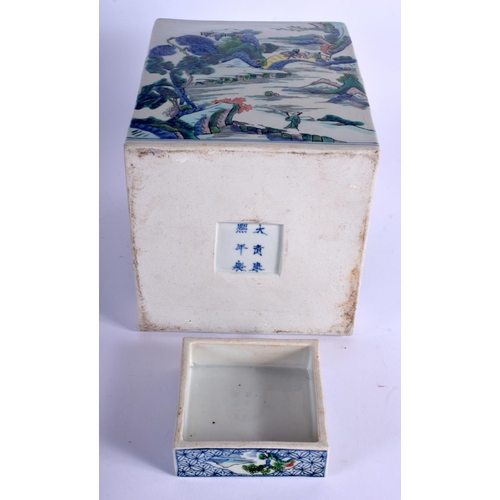 1122 - AN EARLY 20TH CENTURY CHINESE FAMILLE VERTE PORCELAIN TEA CANISTER AND COVER Late Qing, together wit... 