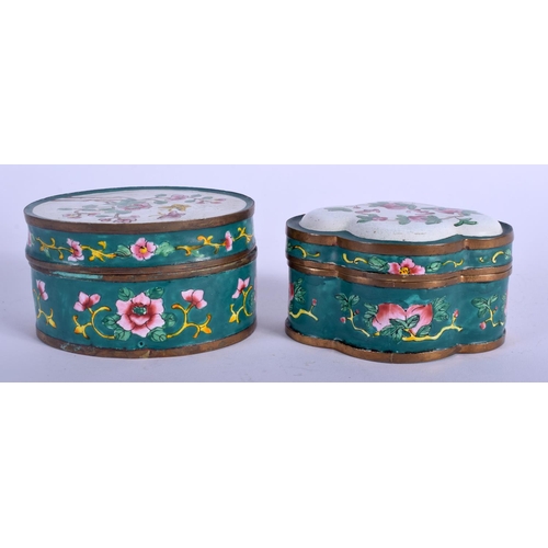 1131 - TWO EARLY 20TH CENTURY CHINESE CANTON ENAMEL BOXES AND COVERS Late Qing/Republic. 9 cm x 6 cm. (2)