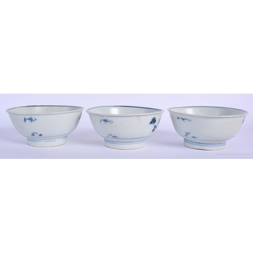 1175 - THREE CHINESE TEK SING CARGO PORCELAIN BOWLS painted with landscapes. 12 cm diameter. (3)