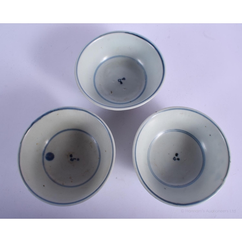 1175 - THREE CHINESE TEK SING CARGO PORCELAIN BOWLS painted with landscapes. 12 cm diameter. (3)