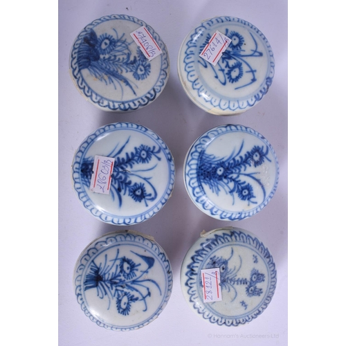 1187 - SIX CHINESE CA MAU CARGO PORCELAIN COSMETIC BOXES AND COVERS painted with flowers. 6.5 cm diameter. ... 