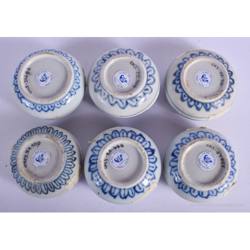 1187 - SIX CHINESE CA MAU CARGO PORCELAIN COSMETIC BOXES AND COVERS painted with flowers. 6.5 cm diameter. ... 