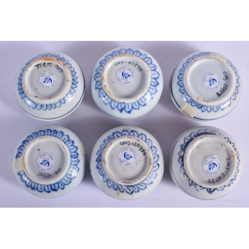 1189 - SIX CHINESE CA MAU CARGO PORCELAIN COSMETIC BOXES AND COVERS painted with flowers. 6.5 cm diameter. ... 