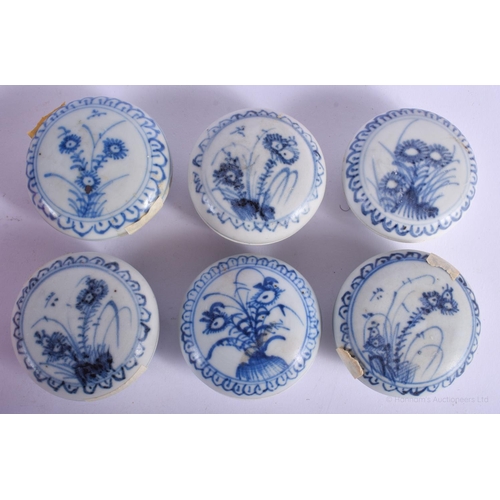 1190 - SIX CHINESE CA MAU CARGO PORCELAIN COSMETIC BOXES AND COVERS painted with flowers. 6.5 cm diameter. ... 