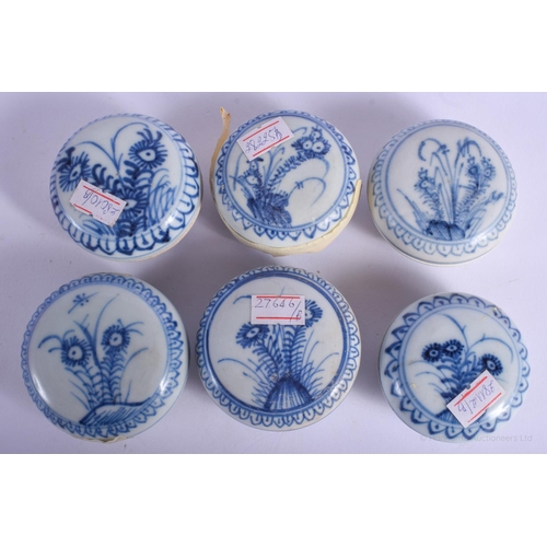 1191 - SIX CHINESE CA MAU CARGO PORCELAIN COSMETIC BOXES AND COVERS painted with flowers. 6.5 cm diameter. ... 