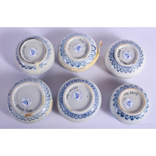 1191 - SIX CHINESE CA MAU CARGO PORCELAIN COSMETIC BOXES AND COVERS painted with flowers. 6.5 cm diameter. ... 