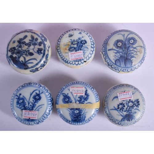 1194 - SIX CHINESE CA MAU CARGO PORCELAIN COSMETIC BOXES AND COVERS painted with flowers. 6.5 cm diameter. ... 