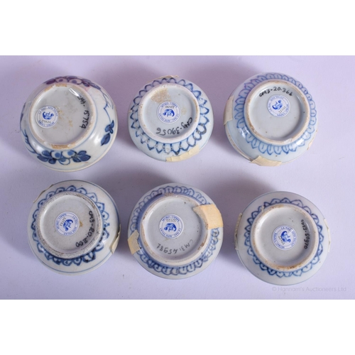 1194 - SIX CHINESE CA MAU CARGO PORCELAIN COSMETIC BOXES AND COVERS painted with flowers. 6.5 cm diameter. ... 